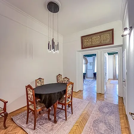 Opera Family Apartment